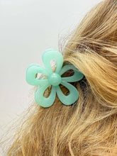 Load image into Gallery viewer, Acrylic Open Flower Hair Clips.