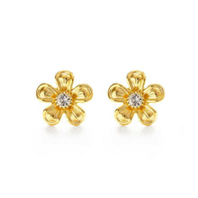 Load image into Gallery viewer, Vintage Flower Stud Earrings.