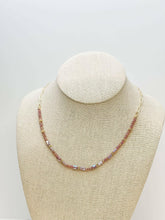 Load image into Gallery viewer, Glass Bead & Gold Link Chain Necklace.