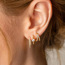 Load image into Gallery viewer, Daniella Hoops.