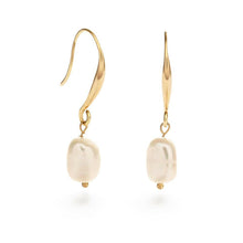 Load image into Gallery viewer, Large Drop Pearl Earrings.