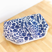 Load image into Gallery viewer, Porcelain Floral Zipper Pouch.