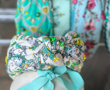 Load image into Gallery viewer, Spring Blues Carova Beaded Top Knot Headband.