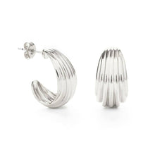 Load image into Gallery viewer, Vintage Ribbed Shell Hoop Earrings.