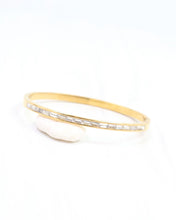 Load image into Gallery viewer, Nyx Bangle Bracelet Gold