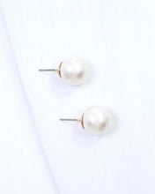 Load image into Gallery viewer, Alina Textured Pearl Stud Earring Cream