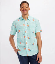 Load image into Gallery viewer, Squirrel On Water Skis Men&#39;s Fun Button Down Hawaiian Shirt.
