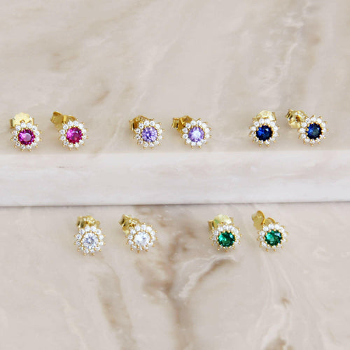 Eleane Studs.