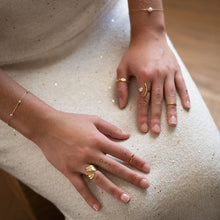 Load image into Gallery viewer, Freshwater Pearl Station Bracelet
