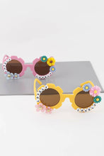 Load image into Gallery viewer, Kids Lovely Flower Sunglasses.
