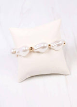 Load image into Gallery viewer, Jerald Pearl Bracelet CREAM.
