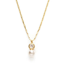 Load image into Gallery viewer, Pearl and Crystal Necklace.
