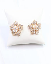 Load image into Gallery viewer, Pave Flower Post with Pearls Gold

