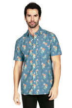 Load image into Gallery viewer, Men&#39;s Gator Flavor Hawaiian Shirt.
