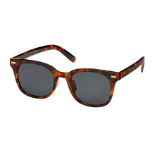 Load image into Gallery viewer, Timeless Square Sunglasses.
