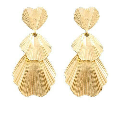 Tiered Gold Shell Earring.