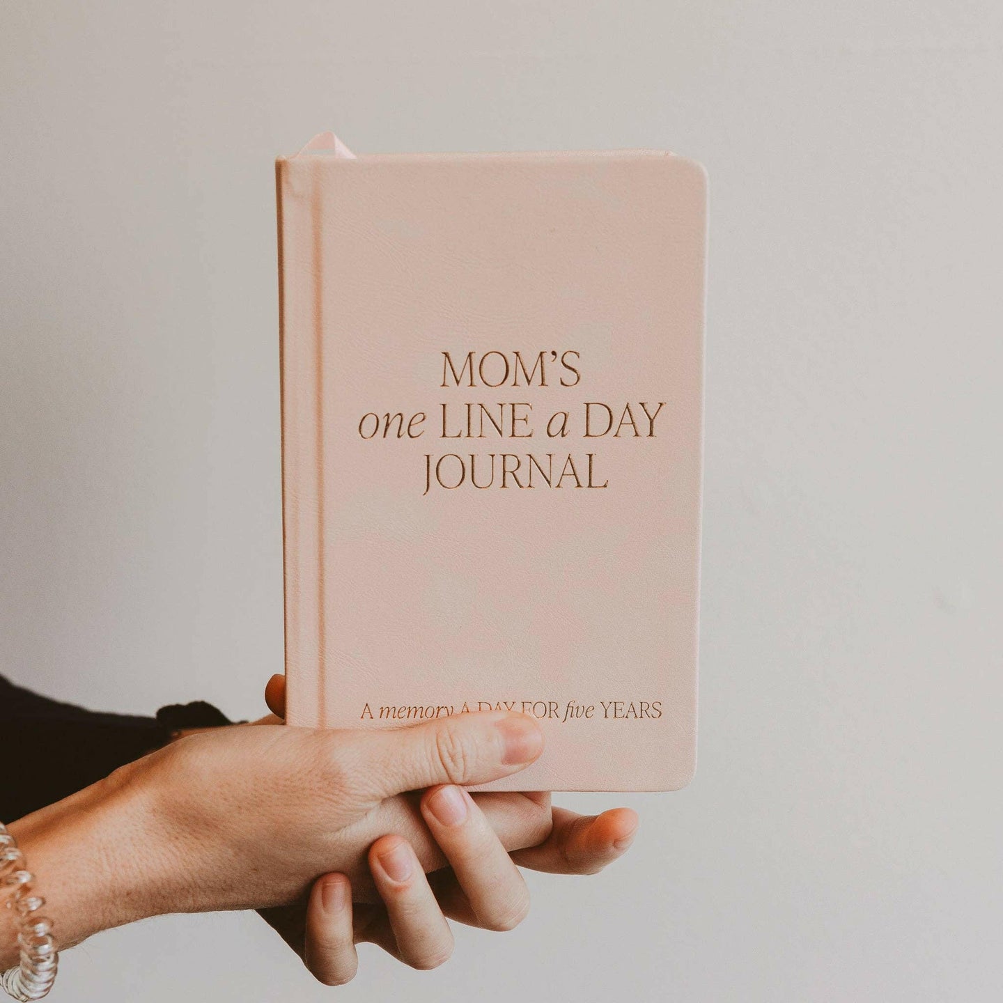 Mom's One Line A Day Leather Journal - Mother's Day Gifts.