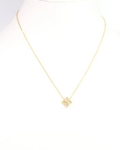 Load image into Gallery viewer, Callington Clover Necklace Gold
