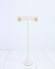 Load image into Gallery viewer, Elaina Open Textured Clover Stud Worn Gold
