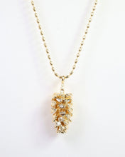 Load image into Gallery viewer, Ossa Pinecone Pendant Necklace Gold

