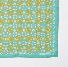 Load image into Gallery viewer, No. 098 Katie Bandana.
