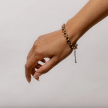 Load image into Gallery viewer, Stormé Bracelet.
