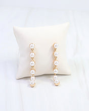 Load image into Gallery viewer, Julianne Pearl Dangle Earring Gold

