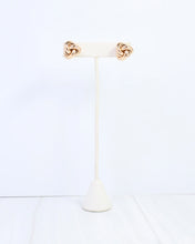 Load image into Gallery viewer, Clarissa Forget Me Knot Earring Gold
