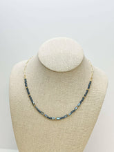 Load image into Gallery viewer, Glass Bead &amp; Gold Link Chain Necklace.
