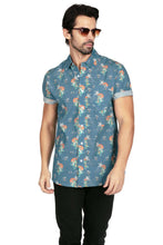 Load image into Gallery viewer, Men&#39;s Gator Flavor Hawaiian Shirt.
