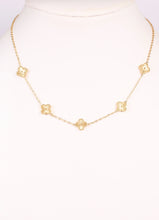 Load image into Gallery viewer, Trevino Clover Necklace

