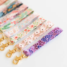 Load image into Gallery viewer, Terracotta Floral Wristlet Keychain.
