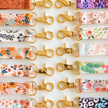 Load image into Gallery viewer, Spring Garden Wristlet Keychain.
