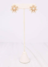 Load image into Gallery viewer, Bayamo Pearl Embellished Earring GOLD.
