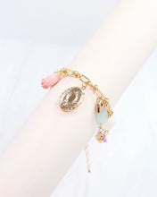 Load image into Gallery viewer, Hampton Grace Charm Bracelet Gold
