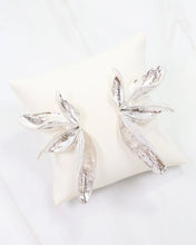 Load image into Gallery viewer, Rennie Flower Post Earring Worn Silver
