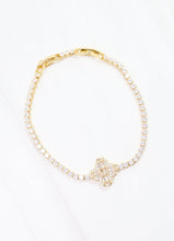 Load image into Gallery viewer, Dastan CZ Clover Bracelet Gold

