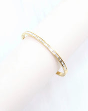 Load image into Gallery viewer, Nyx Bangle Bracelet Gold
