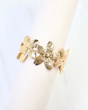 Load image into Gallery viewer, Natchez Flower Cuff Bracelet Gold
