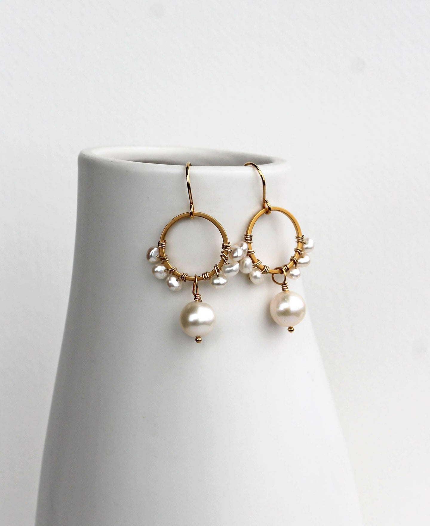 Simple Circle Pearl Earrings.