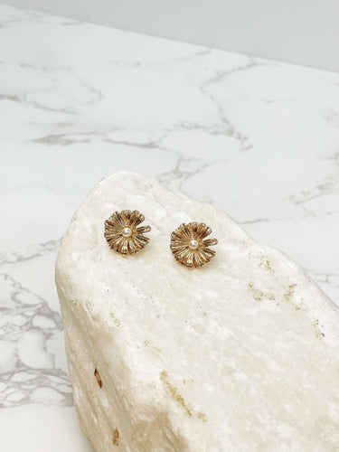Gold Daisy Stud Earrings.