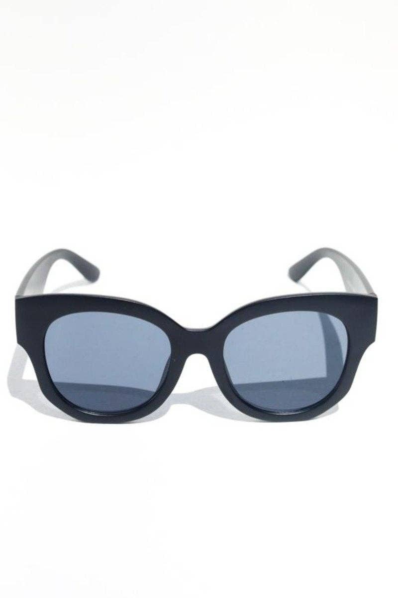 Oversized Moodie Sunglasses in Matte Black