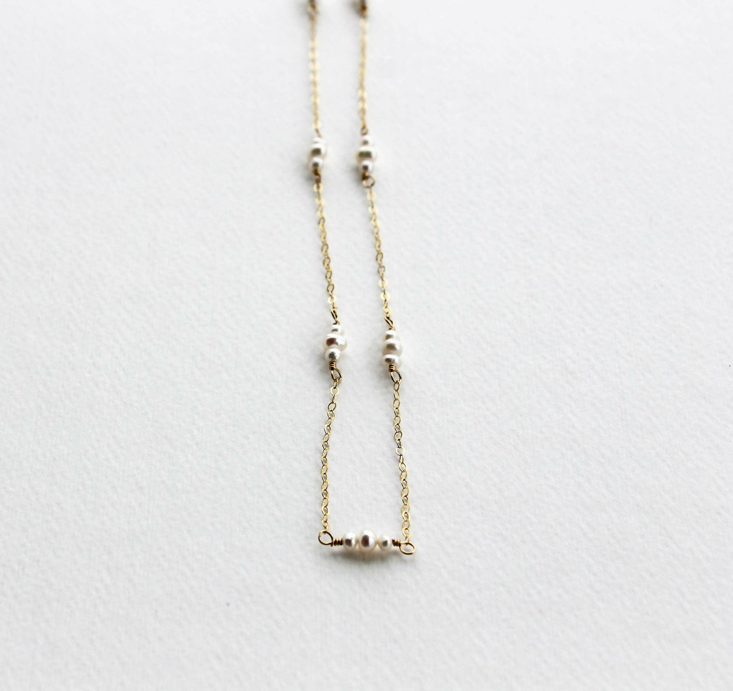 Minimal Pearl Necklace.