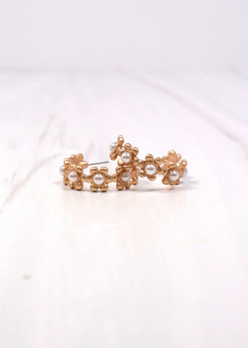 Bartlet Flower Pearl Hoop  Earring MATTE GOLD.