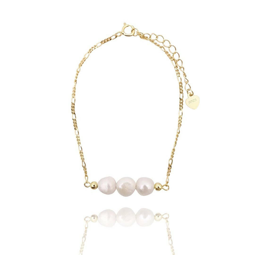 14k Gold Pearl Chain Bracelet.