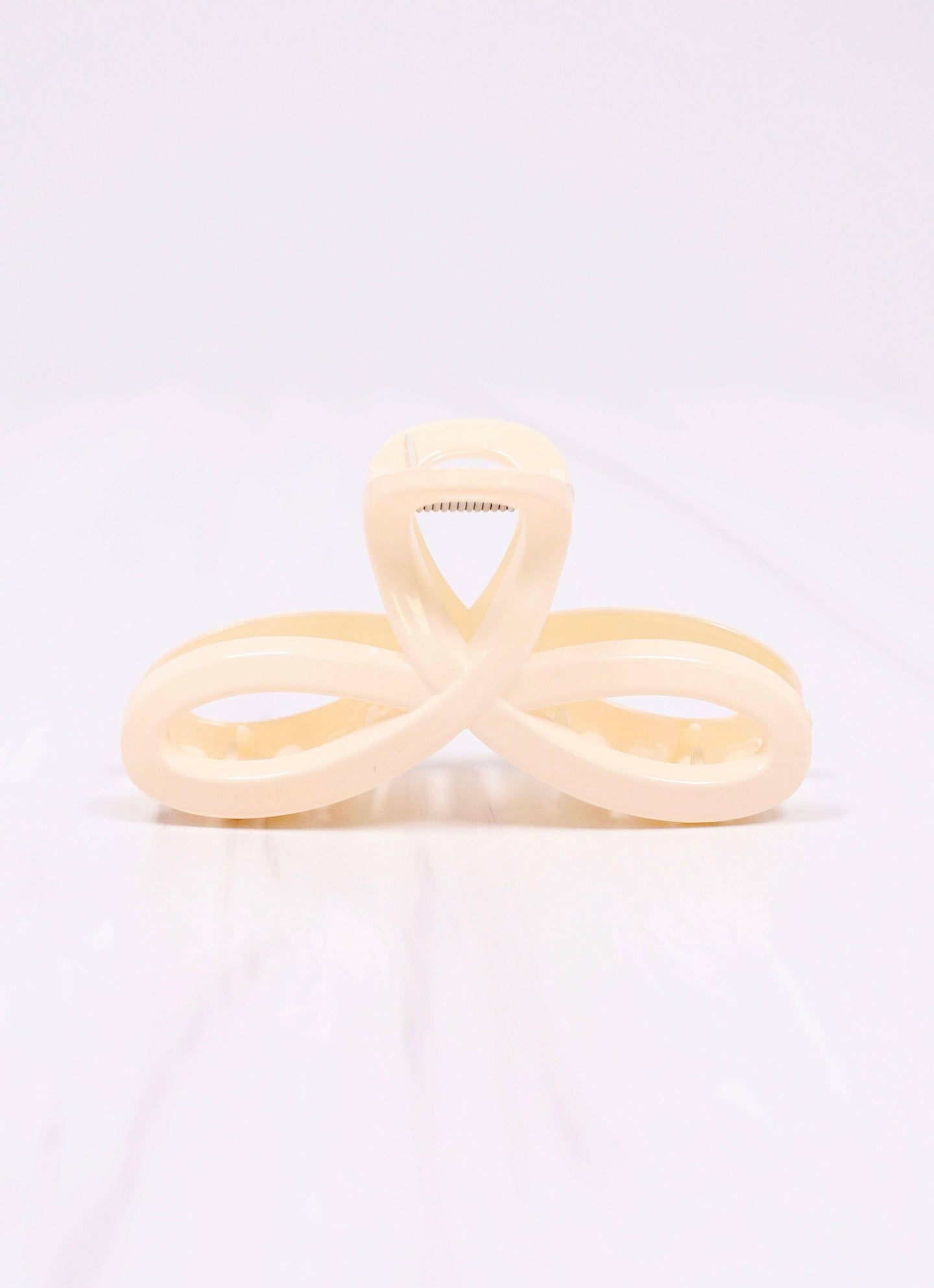 Kinsley Hair Clip CREAM.