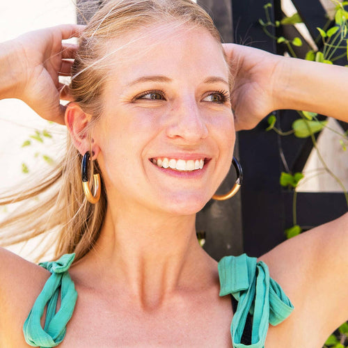 Black Alyssa Earrings.