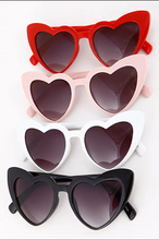 Load image into Gallery viewer, Cute Heart Sunglasses.
