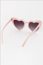 Load image into Gallery viewer, Cute Heart Sunglasses.
