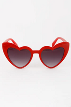 Load image into Gallery viewer, Cute Heart Sunglasses.
